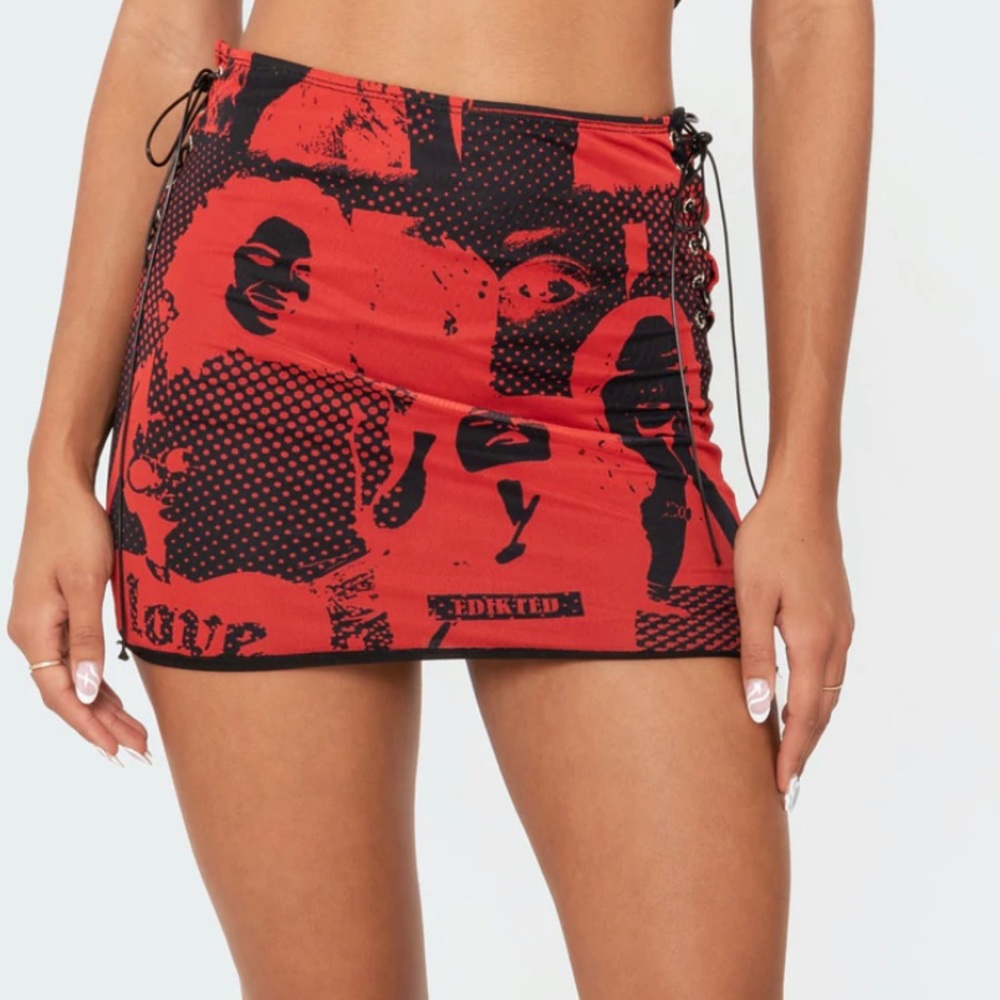 Red and black print mini skirt from Edikted